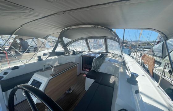 Bavaria C42 Blackberry