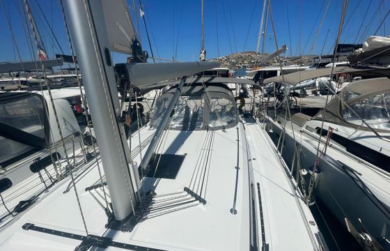 Bavaria C42 Blackberry