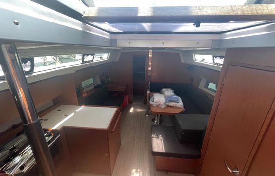 Bavaria C42 Blackberry