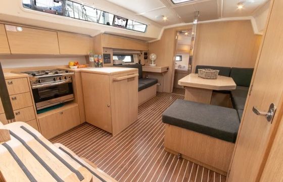 Bavaria C42 Bluestone