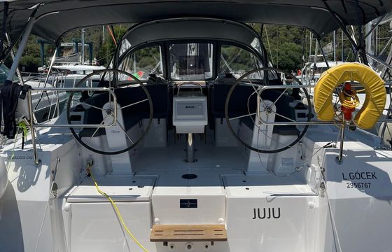 Bavaria C42 Juju
