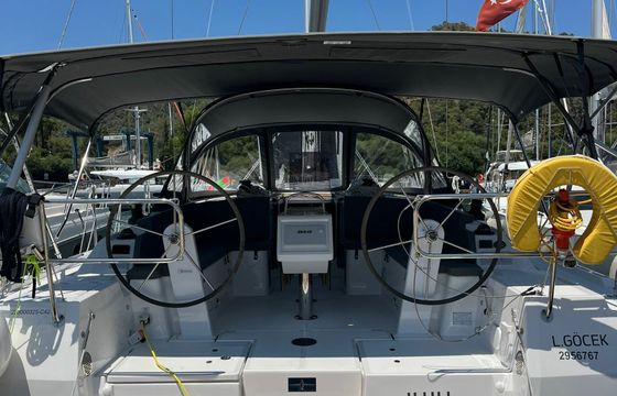Bavaria C42 Juju