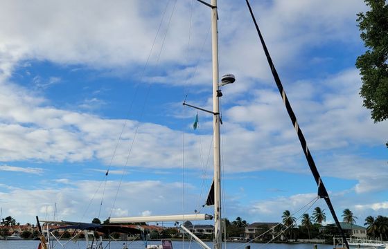 Bavaria 38 Cruiser Wine Down