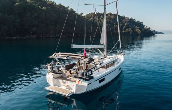 Bavaria C42 Nomad