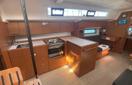 Bavaria C42 Paella