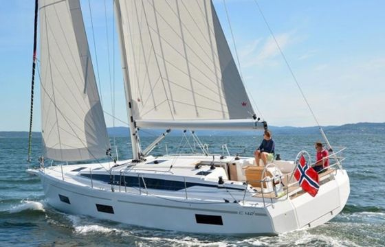 Bavaria C42 Olivia