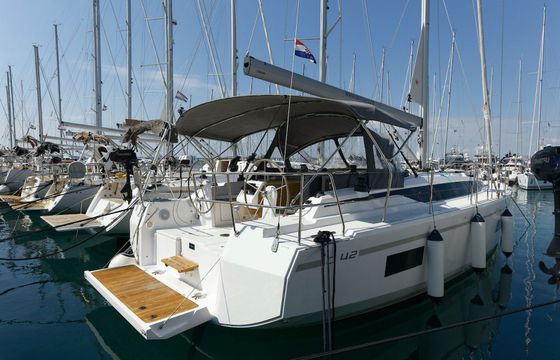 Bavaria C42 Srna