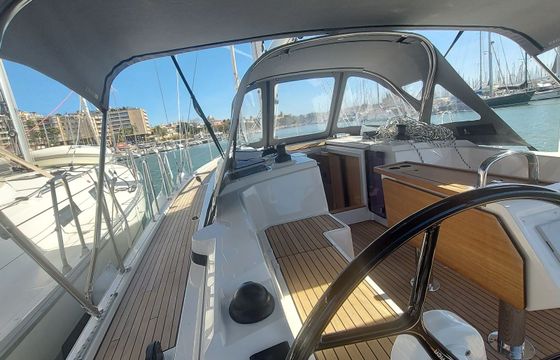 Bavaria C38 Levante