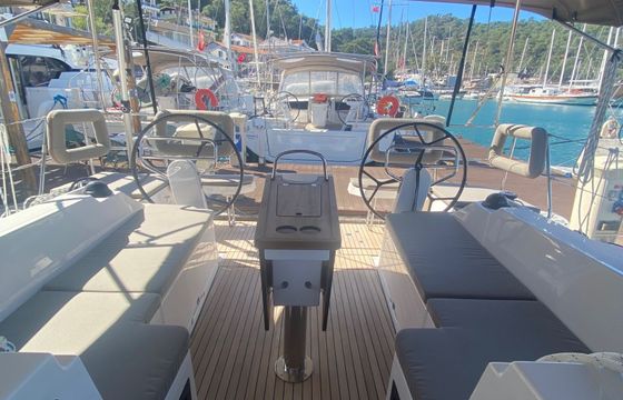Bavaria C38 Luna 3