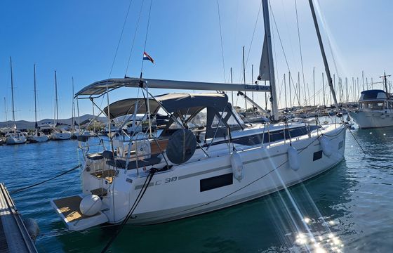 Bavaria C38 Asterix
