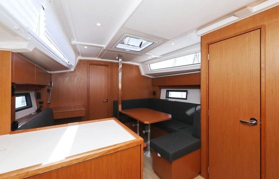 Bavaria C38 Blue Note