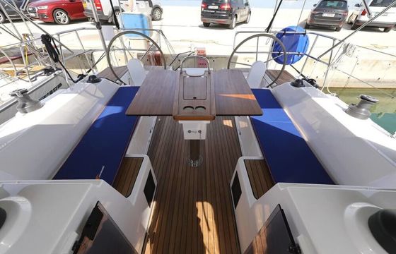 Bavaria C38 Blue Note