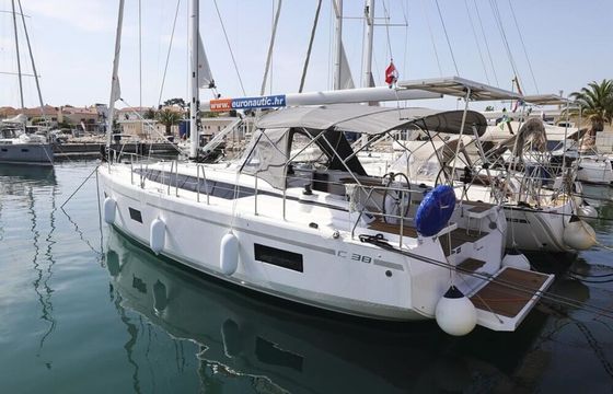 Bavaria C38 Blue Note