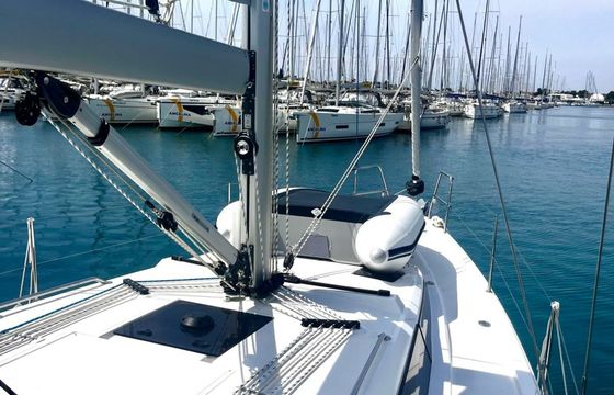 Bavaria C38 Arya