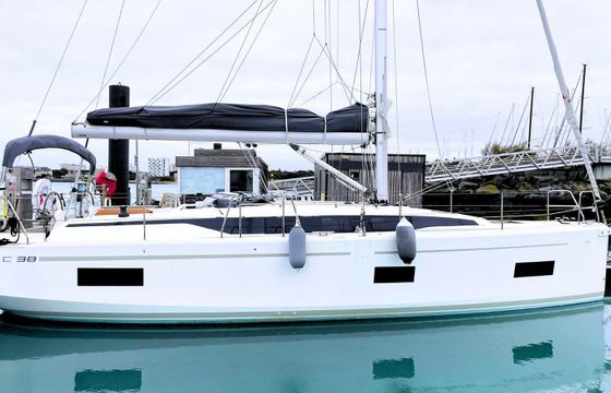 Bavaria C38 Babe