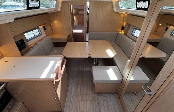 Bavaria C38 Babe