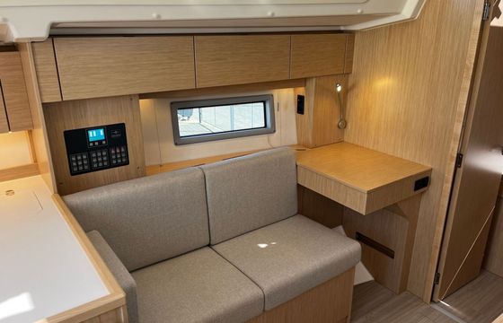 Bavaria C38 Babe