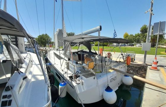 Bavaria C42 Athos