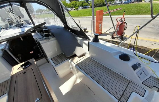 Bavaria C42 Athos