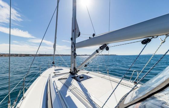 Bavaria C38 Martini