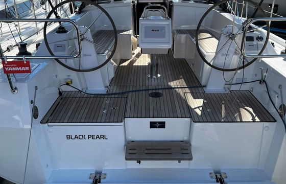 Bavaria C38 Black Pearl