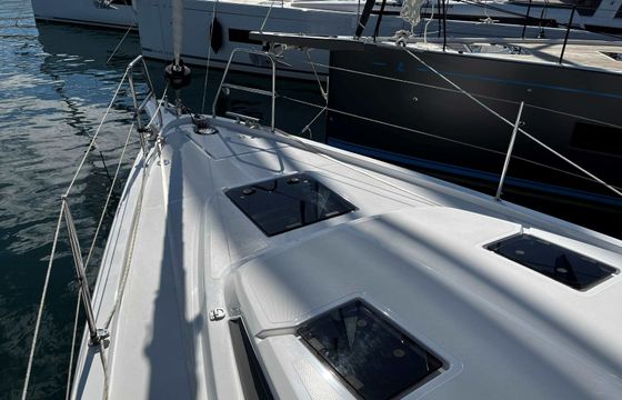Bavaria C38 Black Pearl