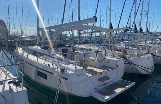 Bavaria C38 Pomena