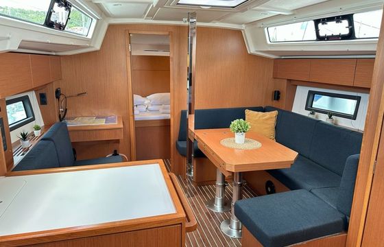 Bavaria C38 Velika Luka