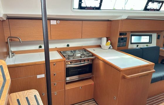 Bavaria C38 Velika Luka