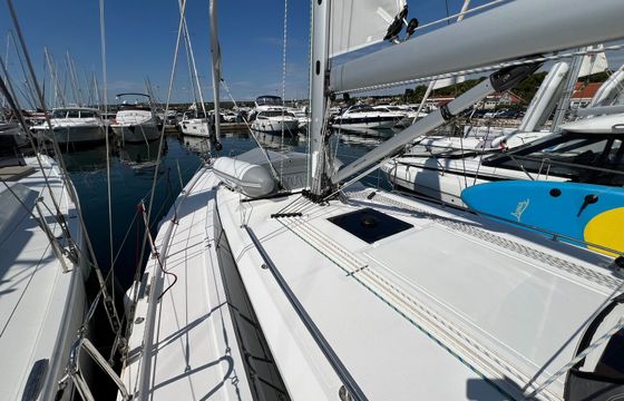 Bavaria C42 Onyx