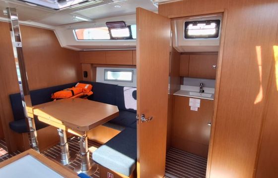 Bavaria C38 Papagena