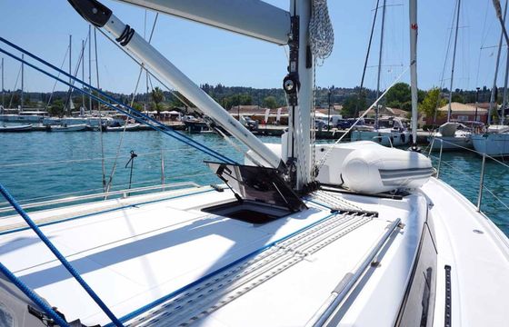 Bavaria C38 Talia