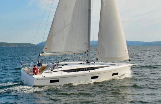 Bavaria C42 Sakura J
