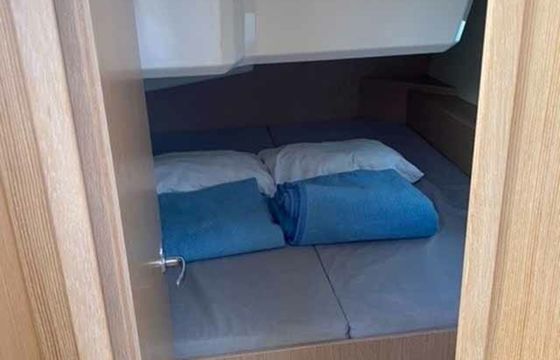 Bavaria C42 Sideways