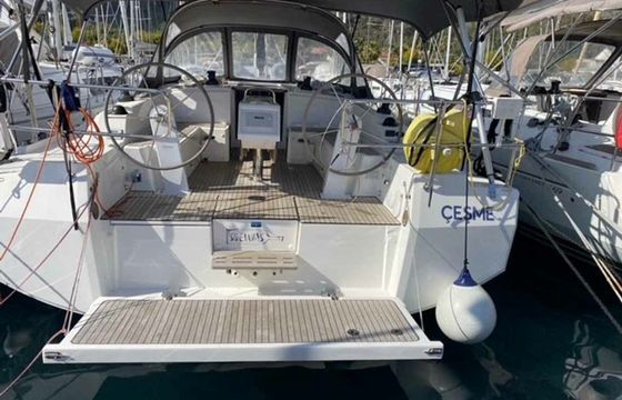 Bavaria C42 Sideways