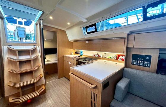 Bavaria C42 Sideways