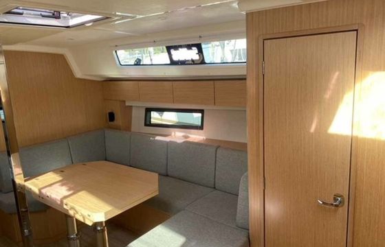 Bavaria C42 Sideways