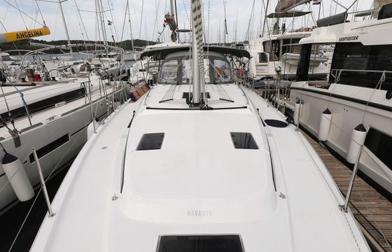 Bavaria C42 Levente