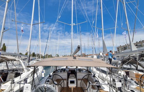 Bavaria C42 Mauvic
