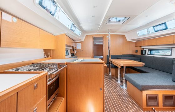 Bavaria C42 Avra