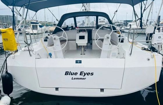 Bavaria C42 Blue Eyes