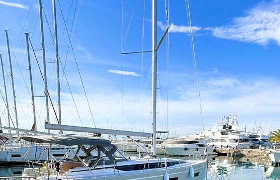 Bavaria C42 Christos