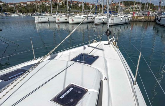 Bavaria C42 Livia