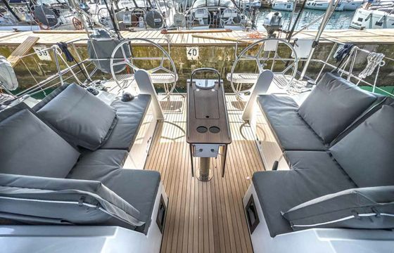 Bavaria C42 Livia