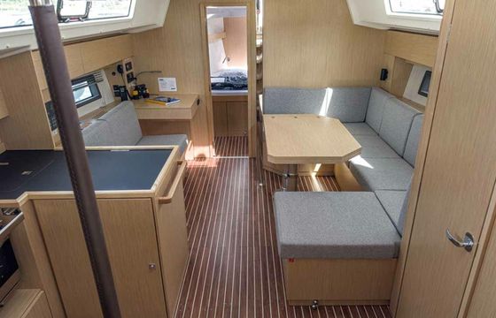 Bavaria C42 Livia