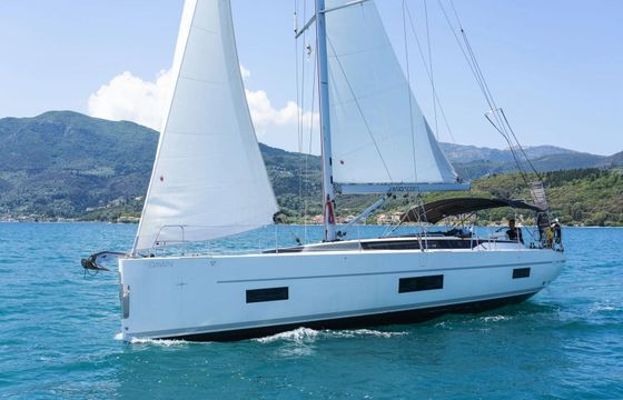Bavaria C45 Dawn
