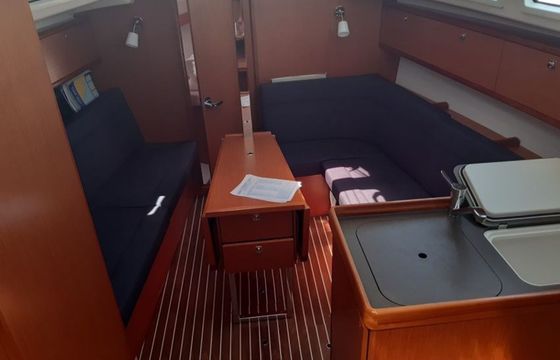 Bavaria Cruiser 34 Whirl