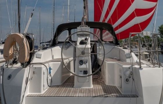Bavaria Cruiser 33 Aqua
