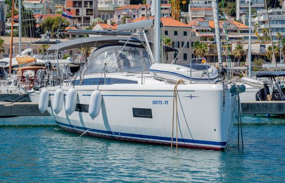 Bavaria C46 Sestrica Vela