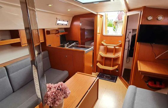 Bavaria Cruiser 32 Aqua Viva